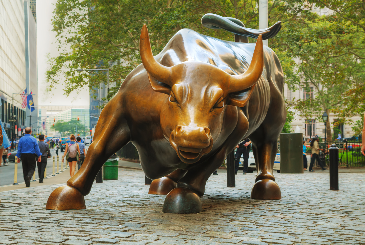 Charging bull sculpture in Wall Street