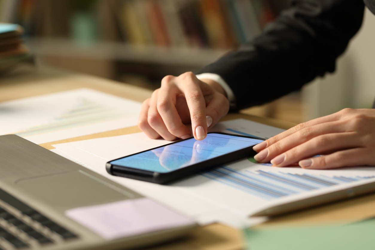 An entrepreneur using a mobile business app