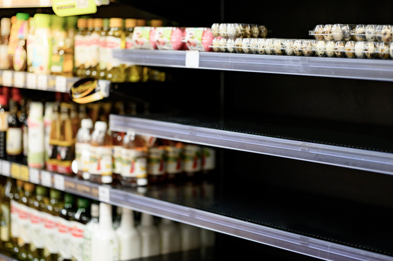 Supermarket shelves empty amid pingdemic
