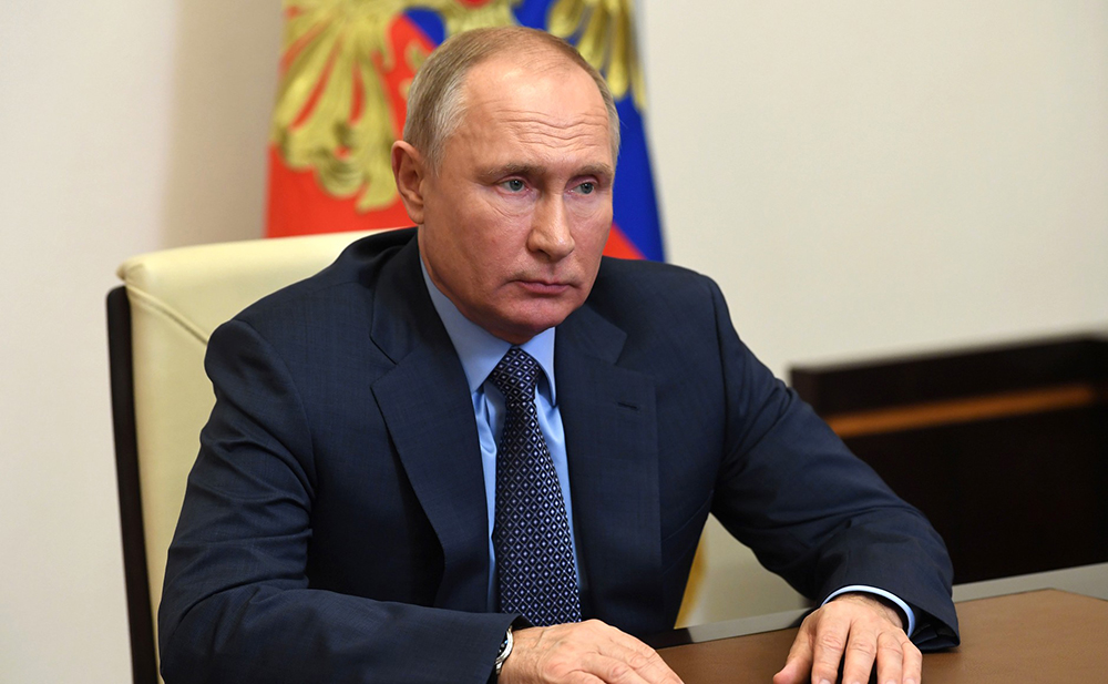 Vladimir Putin addresses economic forum delegates as concerns grow over war-related economic pressure.