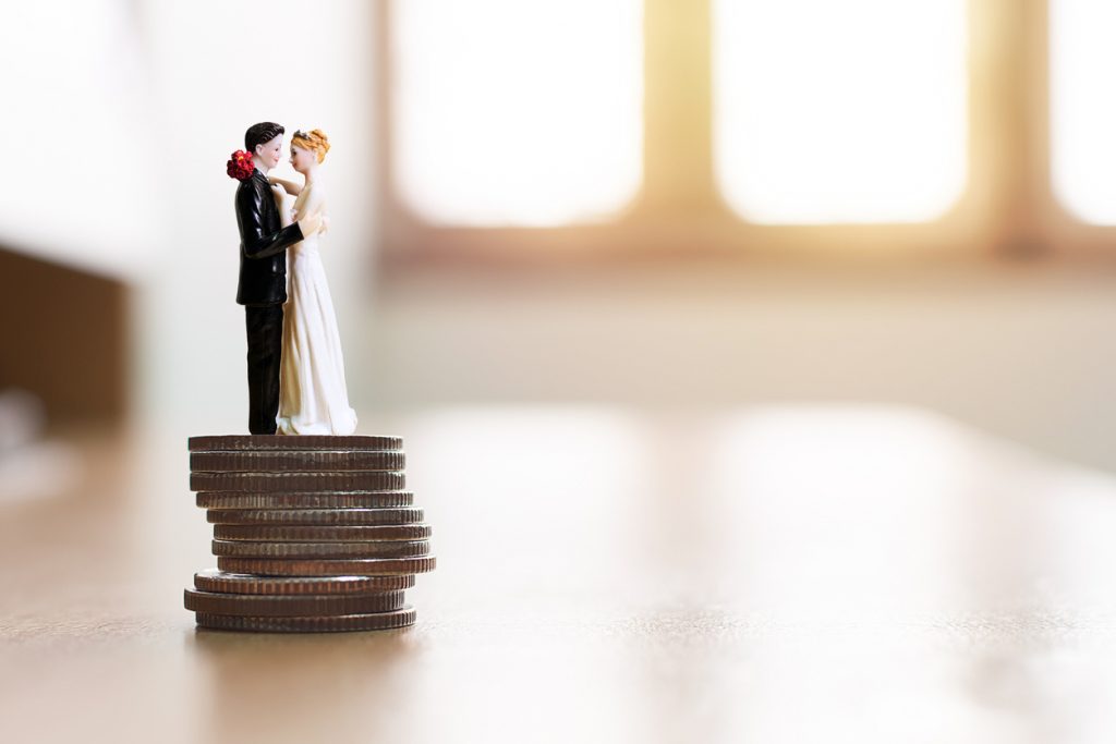 Financial save money for wedding. Prepare for marriage expenses
