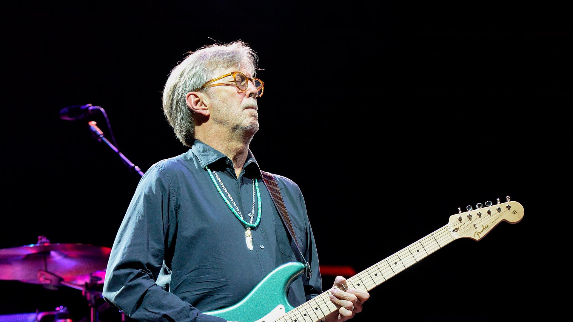 Eric Clapton playing guitar during his 2026 concert tour in Spain