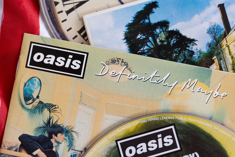 london,,uk, ,august,27,2024:,oasis,band,cds.,oasis