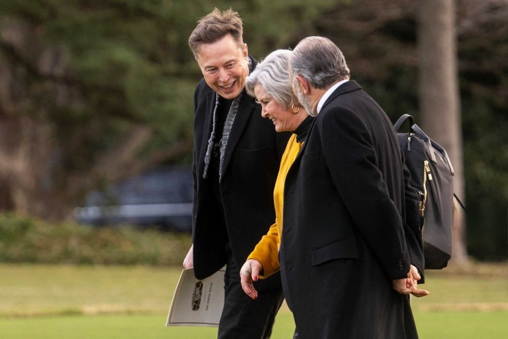 tesla,ceo,elon,musk,(l),walks,with,us,secretary,of