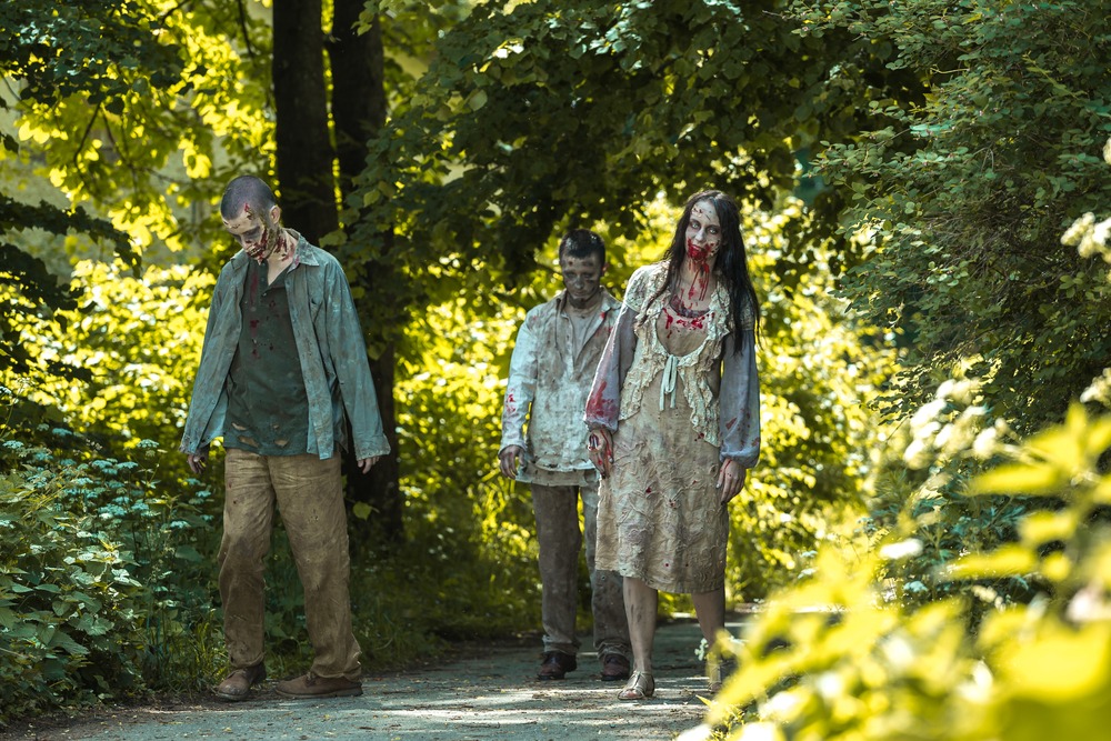 walking,dead,,zombies,in,an,abandoned,place