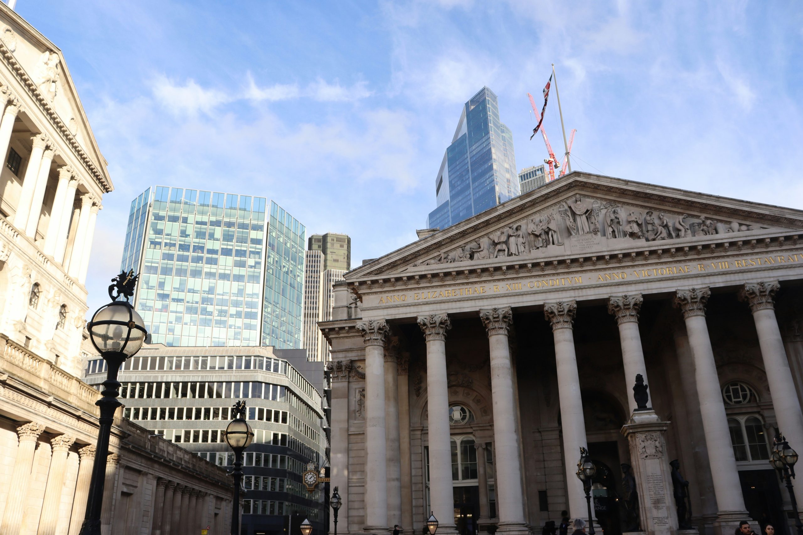 Faced With Financial Risks and Possible Recession, UK Banks Remain Wary