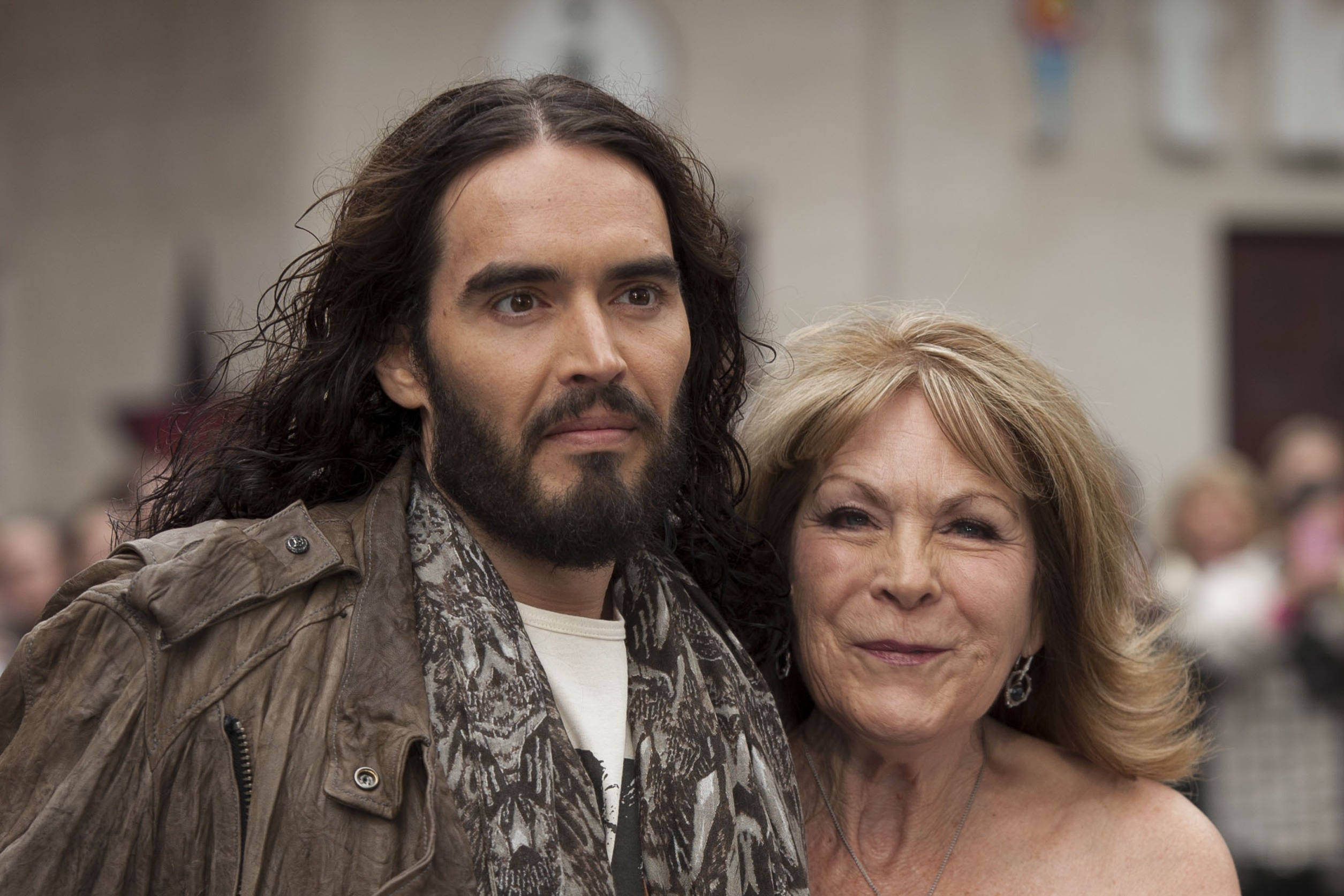 russell,brand,and,mother,arriving,for,the,rock,of,ages