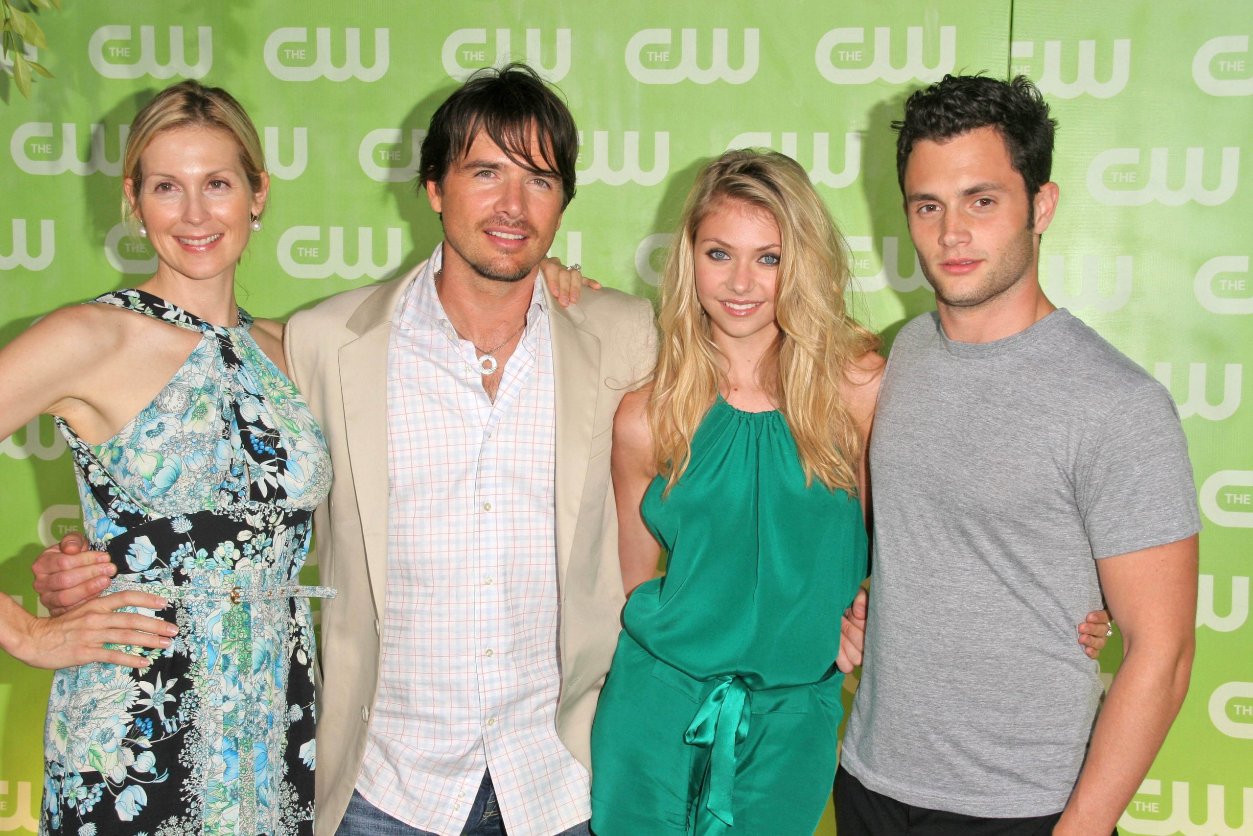 kelly,rutherford,and,matthew,settle,with,taylor,momsen,and,penn