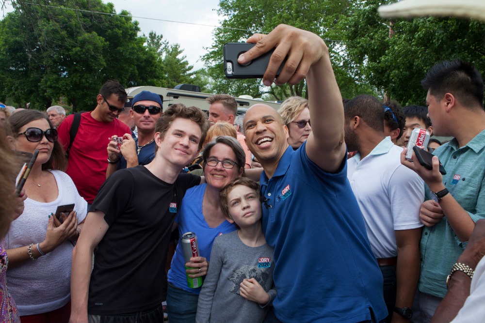 urbandale,,iowa,usa.,may,27,,2019.,presidential,candidate,senator,cory