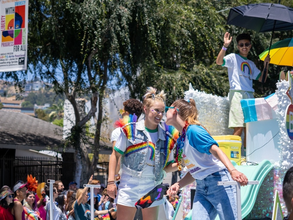 west,hollywood,,ca, ,june,5,,2022:,jojo,siwa,at