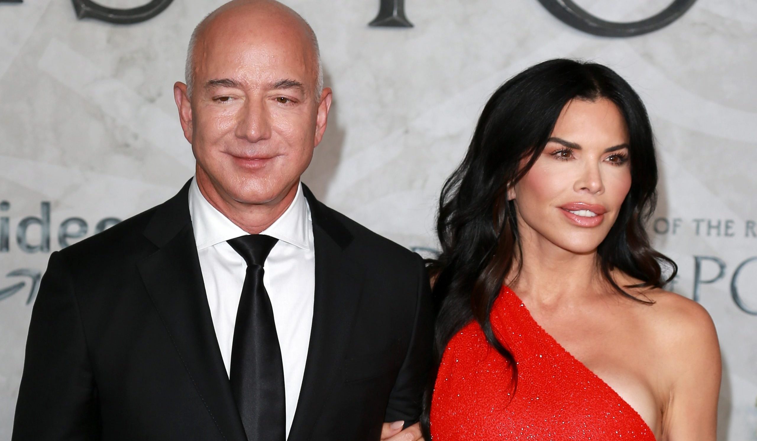 london,,united,kingdom, ,august,30,,2022:,jeff,bezos,and