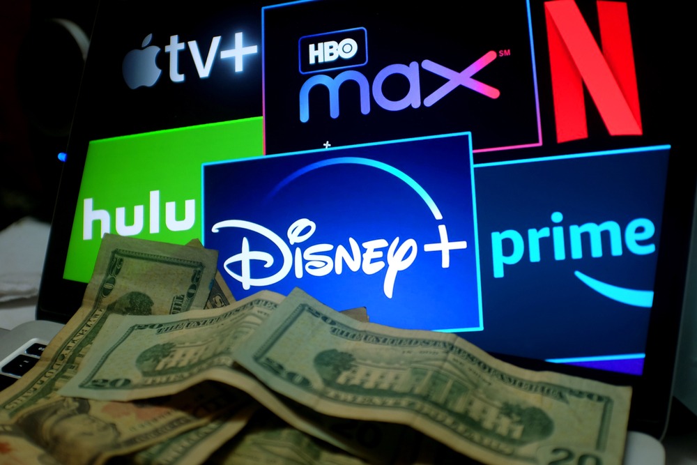 computer,with,logo:,netflix,,,hbo,max,,apple,tv,plus,