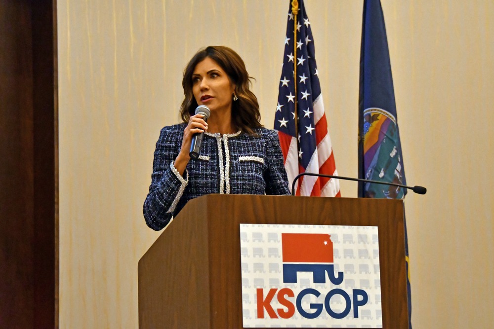 manhattan,kansas,usa,,april,24,,2021,south,dakota,governor,kristi