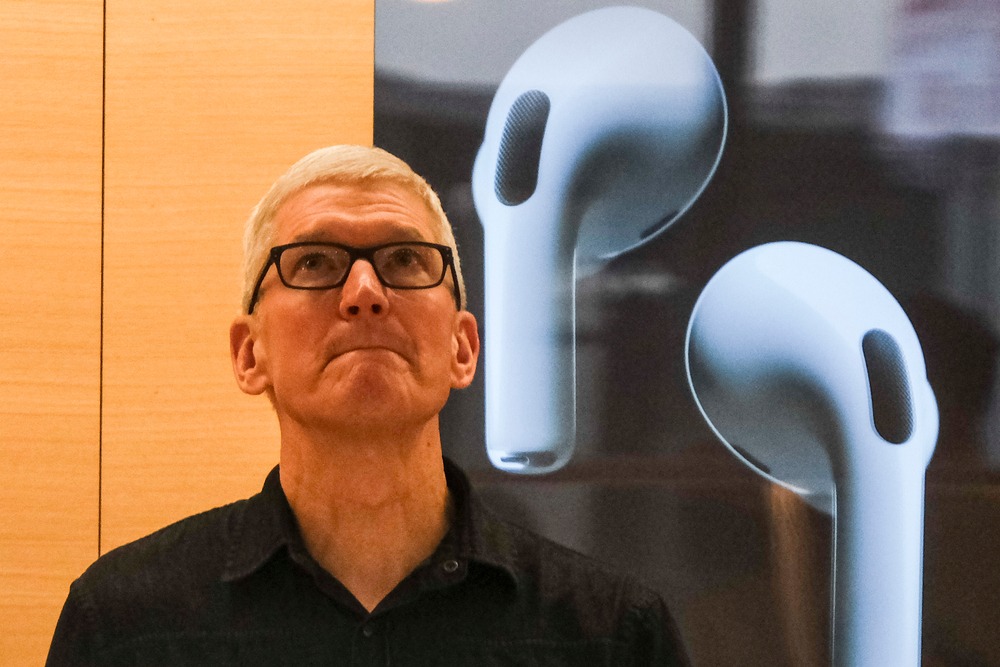 apple,ceo,tim,cook,attends,the,grand,opening,for,the