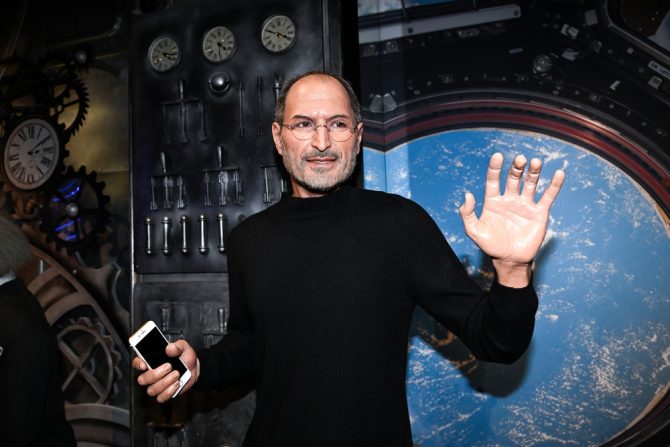 How Rich Would Steve Jobs Be If He Was Still Alive Today?