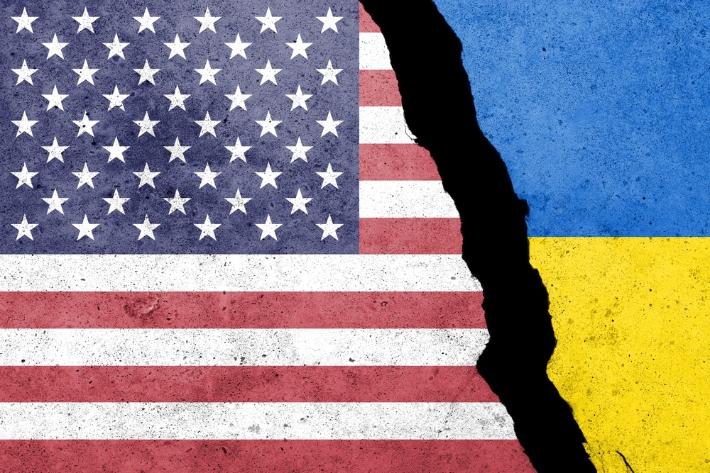 usa,and,ukraine,flags,painted,on,a,concrete,wall