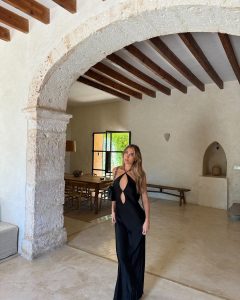 Lily Phillips Net Worth, Income & Life in 2025