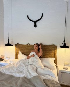 Lily Phillips Net Worth, Income & Life in 2025