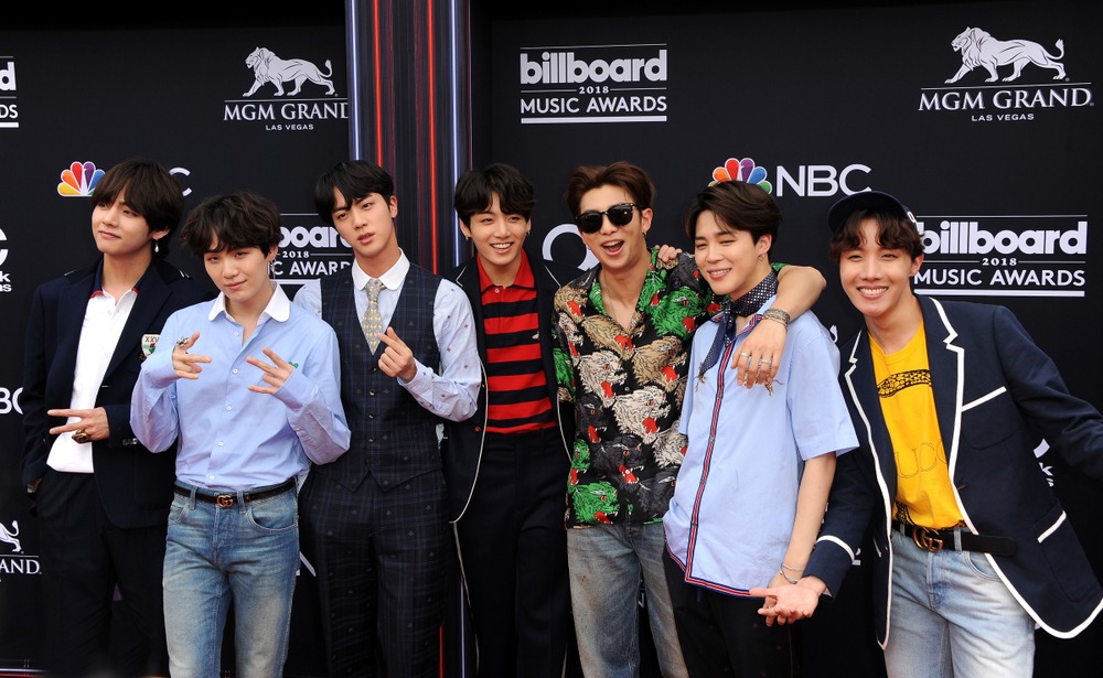 v,,suga,,jin,,jung,kook,,rm,,jimin,and,j hope,of