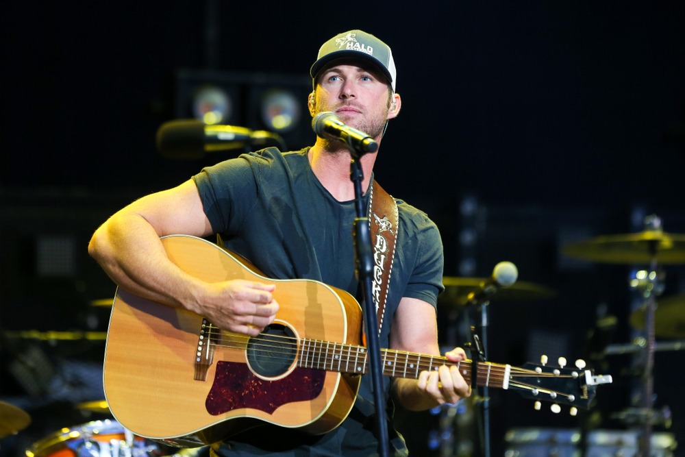 wantagh,,ny, ,aug,30:,riley,green,performs,in,concert