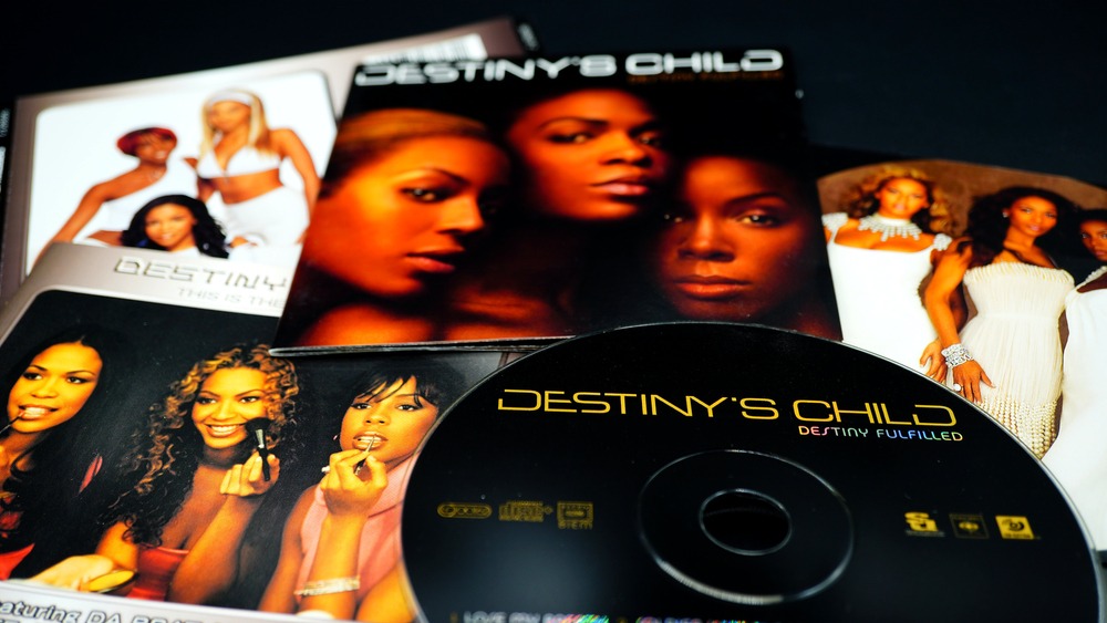 rome,,italy:,april,27,,2021:,selective,focus,of,three,cds