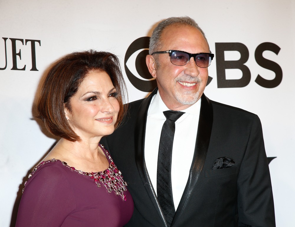 new,york june,8:,singer,gloria,estefan,(l),and,husband,emilio