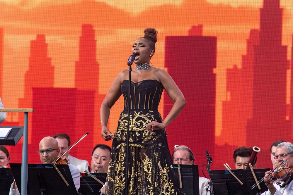new,york,,ny, ,august,21:,singer,jennifer,hudson,performs