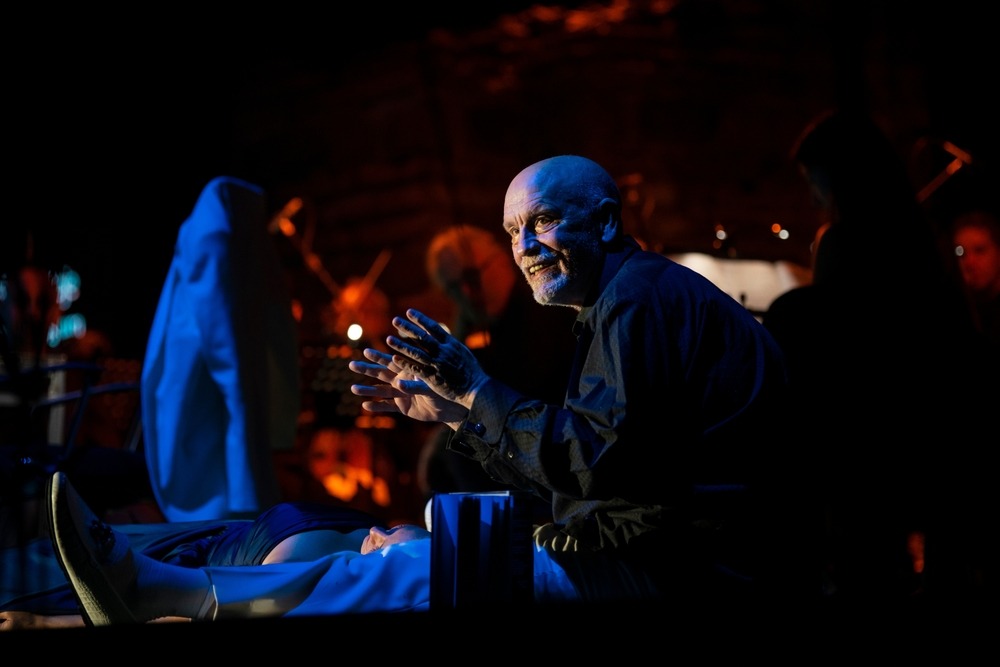 john,malkovich,in,the,felix,romuliana,(gamzigrad),open,theatre,with