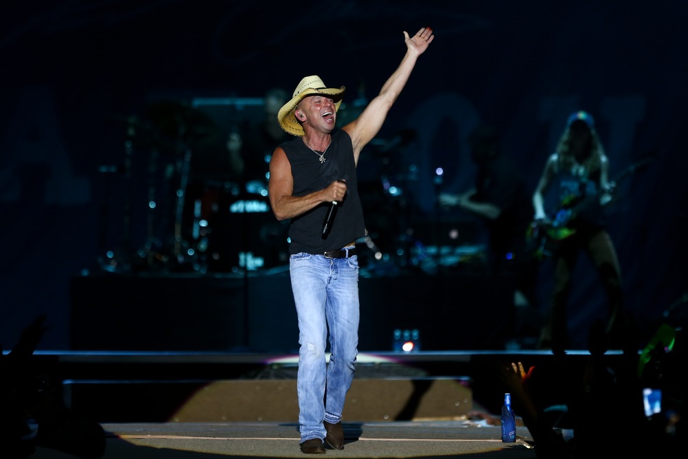 kissimmee,,fl mar,19:,singer,kenny,chesney,performs,onstage,at,the