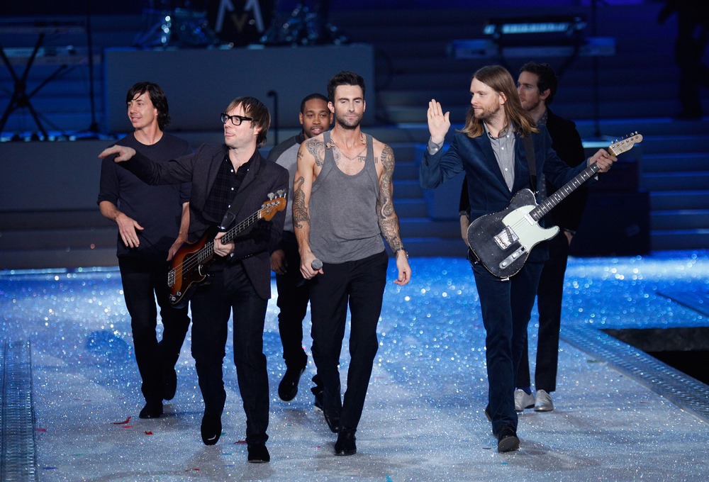 new,york,,ny, ,november,09:,members,of,maroon,5