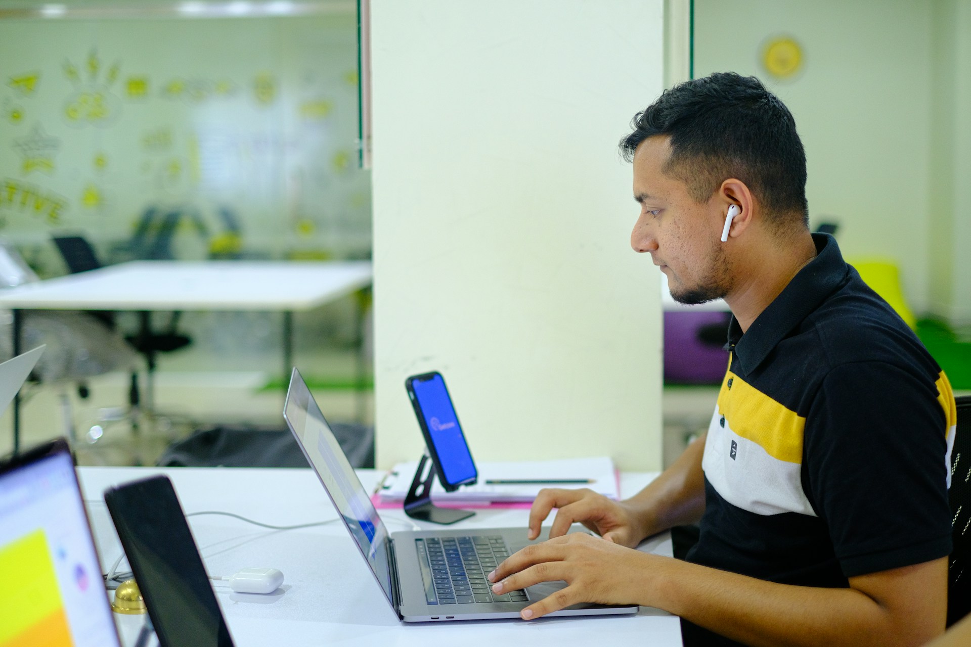 How to Choose the Best LMS for Compliance in Banking & Finance