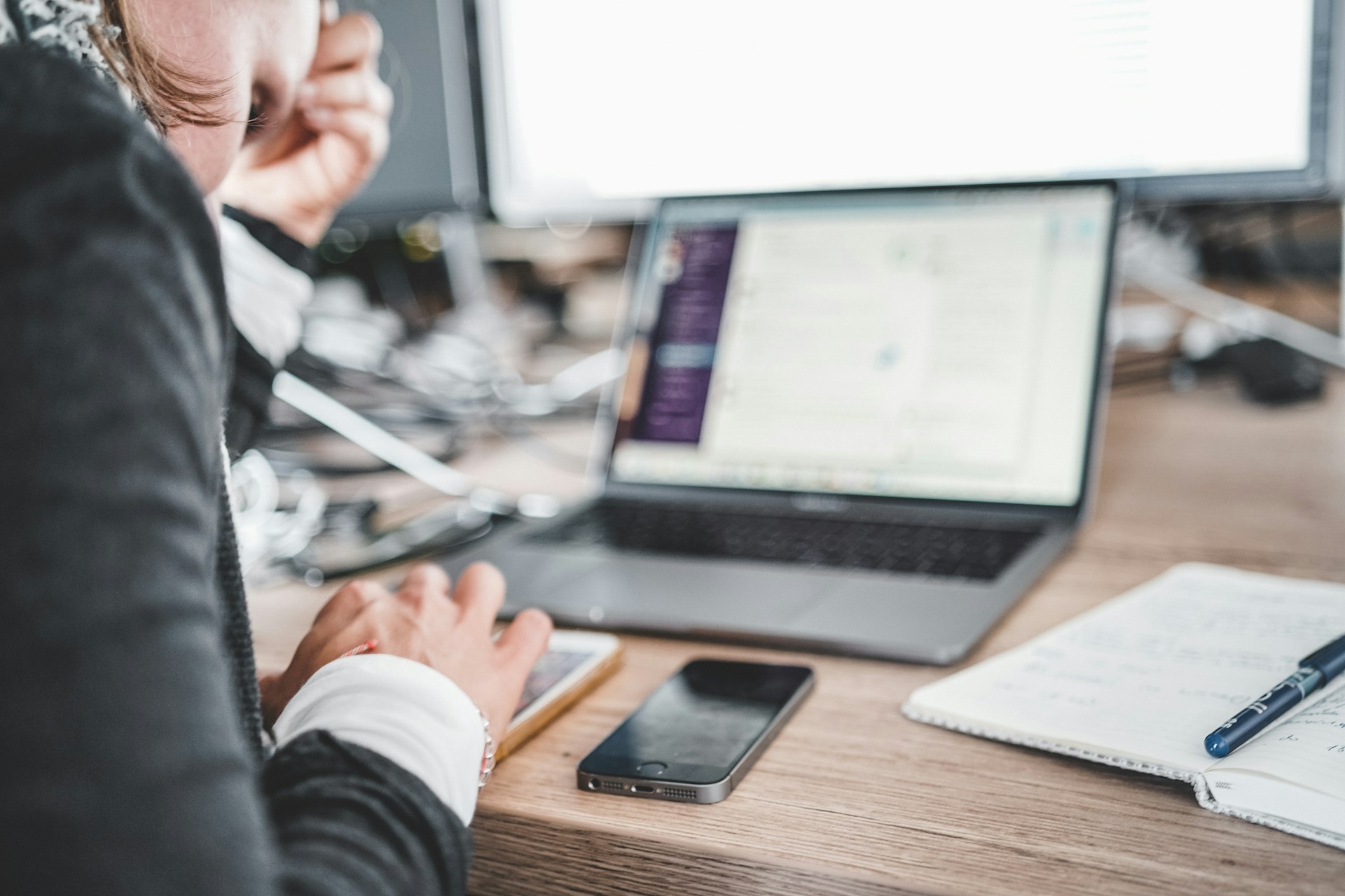 How to Choose the Best LMS for Compliance in Banking & Finance