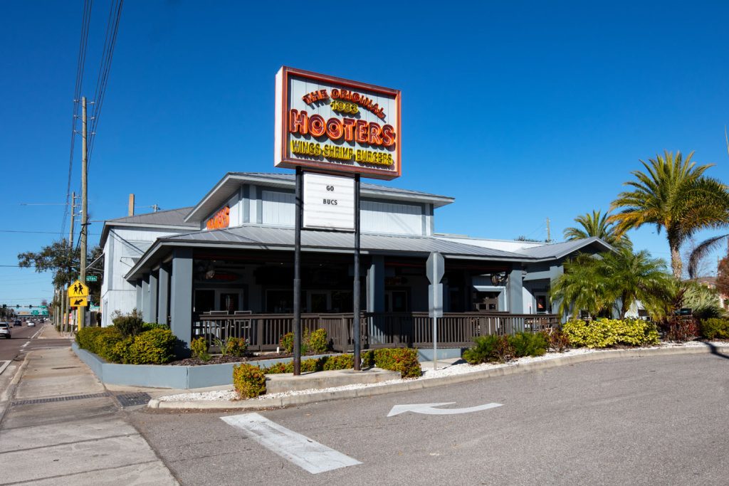 Hooters Founders To The Rescue: A $40 Million Bet to Revive an Iconic Brand