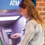 Holiday Crime Alert: Jugging Thefts Surge in November 2025, Costing Shoppers Thousands – How to Safeguard Your Wallet This Peak Shopping Season