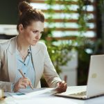 In-House vs. Outsourced Accounting Services for US businesses: How to Make the Right Decision