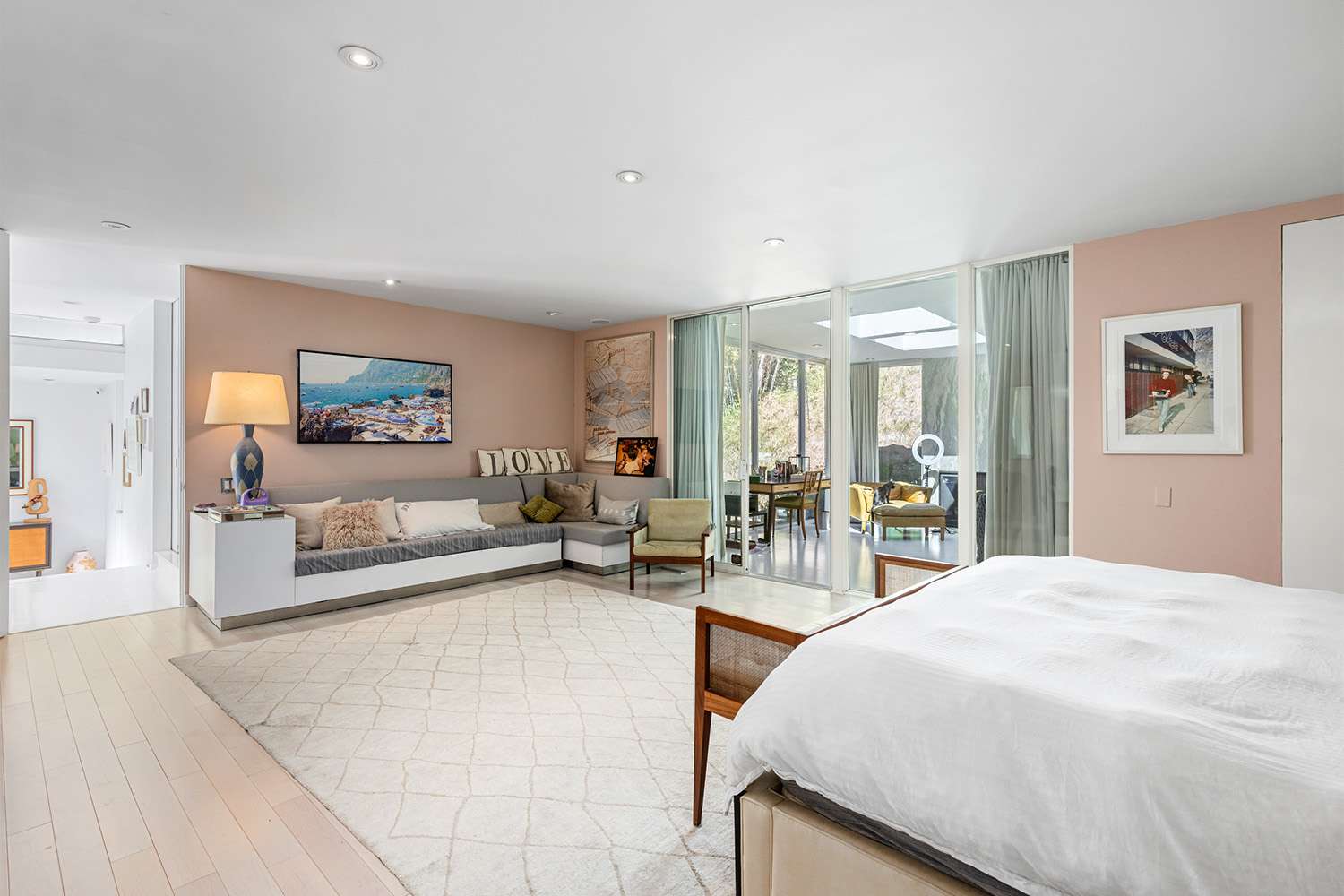 Inside Jaime King’s Beverly Hills home, highlighting her private life amid her 2026 divorce from Austin Sosa.