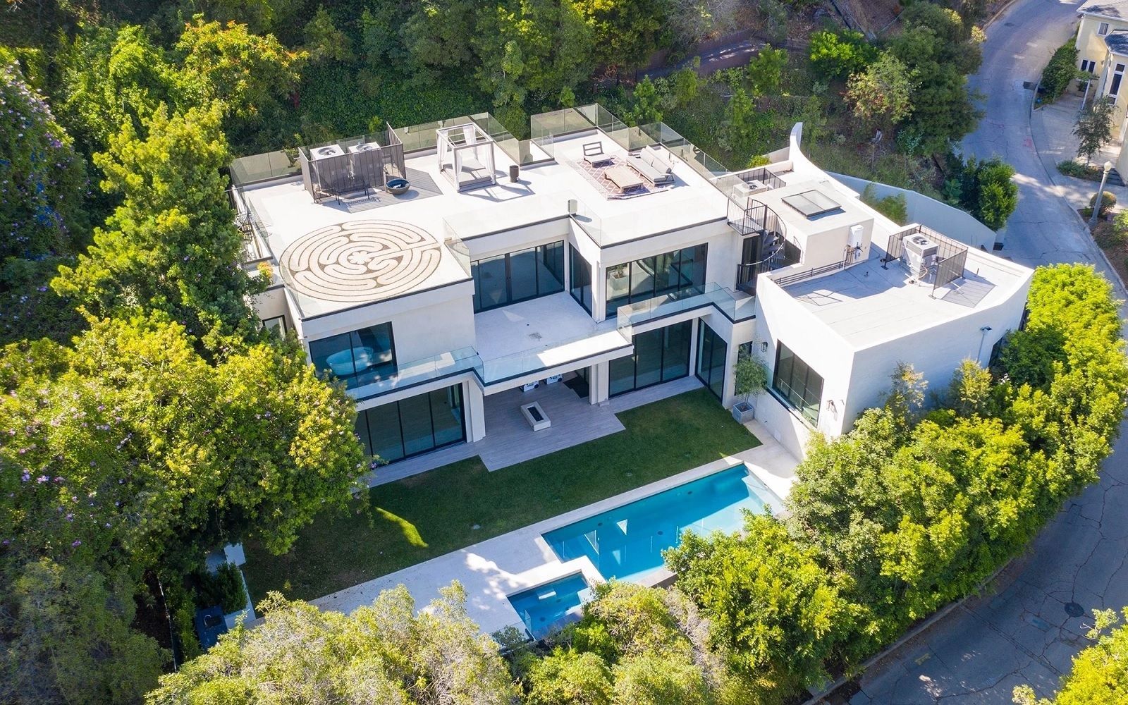 Aerial view of the Beverly Hills home owned by Brooklyn Beckham and Nicola Peltz