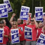 GM Supply Chain Risk Grows as Strike Threatens Truck Production
