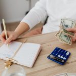 Why Better Digital Focus Can Improve Personal Finance Habits