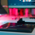 FX Bots and Hedge Fund Intelligence: How AI Trading Systems Are Borrowing From Institutional Methodology